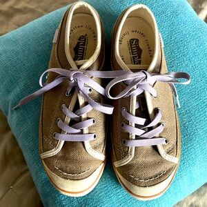 Simple brand canvas sneakers, sz 8, recycled materials. Light brown color